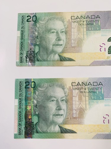 2004 x 2 Bank of Canada 20 Dollar Bill Note - Picture 2 of 6