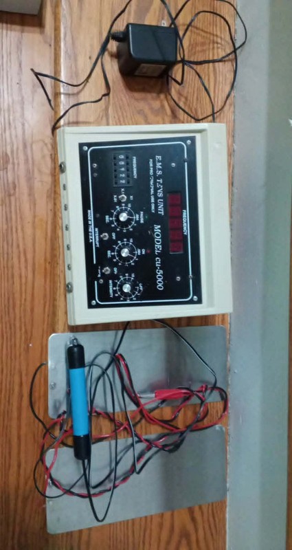 E.M.S. Tens Unit model cu-5000...
