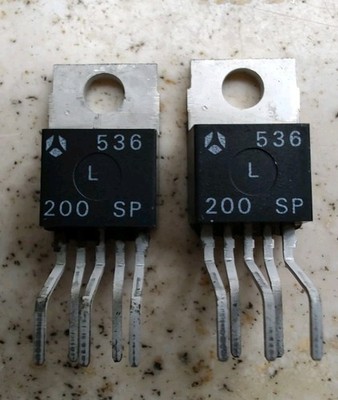 SGS  / Thomson L200C / L200 einstellbarer Spannungsregler 2 Stück Set