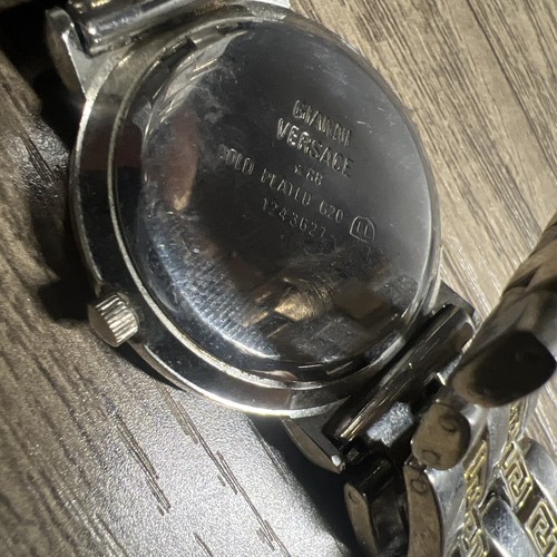 Vintage Gianni Versace *88 Gold Plated G20 LL Medusa Head Mens Watch - Picture 7 of 12