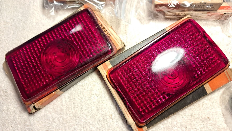 Lot of 12 Tail Light GLASS Lenses 1942-1947 Oldsmobile Series 66 68 76 78 Lens  - Image 3 of 4