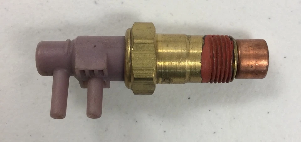 Interruptor de vacío con puerto PVS161 NUEVO estándar CHEVROLET, GMC Foto 2 de 3