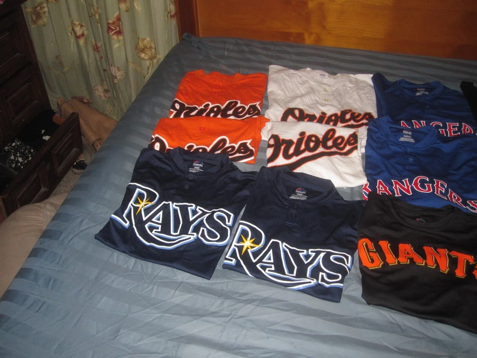 全新无标签 10 件装 Majestic 棒球 T 恤青少年尺寸 S、M、L 清仓 — 第 2/4 张图片