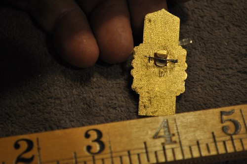 Russian Pinback Unknown Badge Pin has Tall Church ? on it , See Pictures - Picture 3 of 5