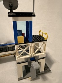 LEGO CITY: Police Station (60141) 100% Complete