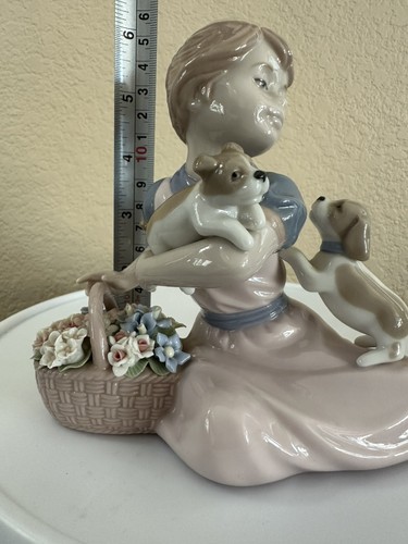 RARE* Nadal Porcelain Girl Sitting with Flower Basket & Puppies #2546 EUC 6” - Bild 10 von 11