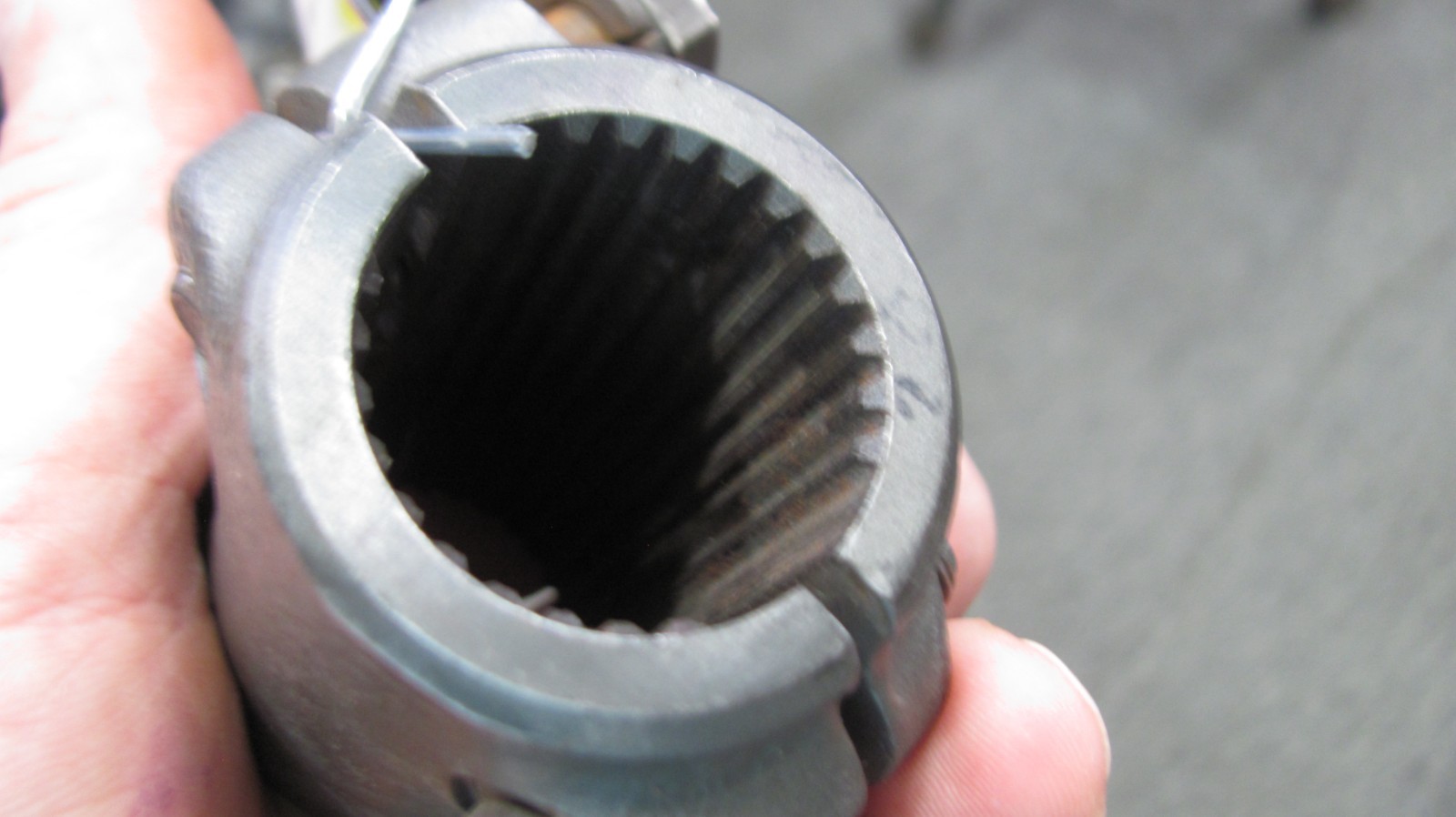 Ferrari torque tube coupler