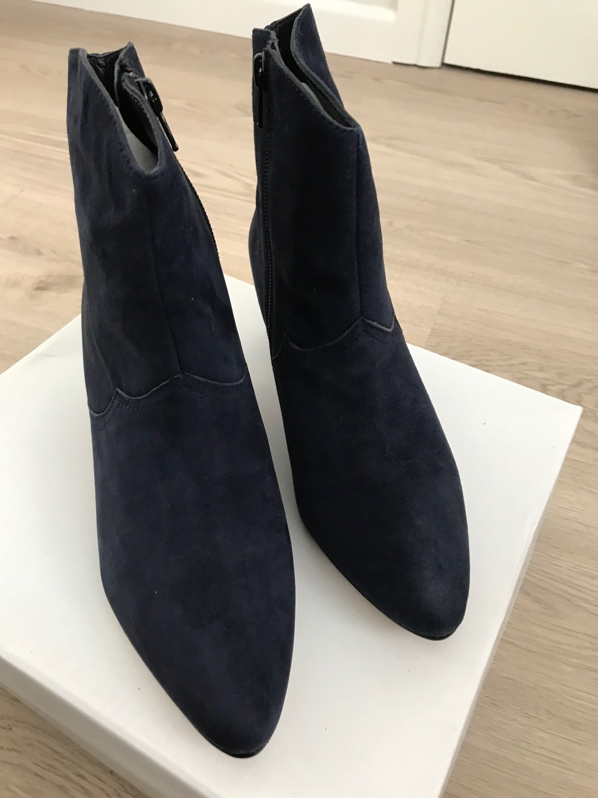 botas de estilo vaquero Jigsaw Gamuza Talla 37 UK4 BNWT botas de estilo vaquero Jigsaw Gamuza Gamuza Gamuza Talla 37 UK4 BNWT 043f0a