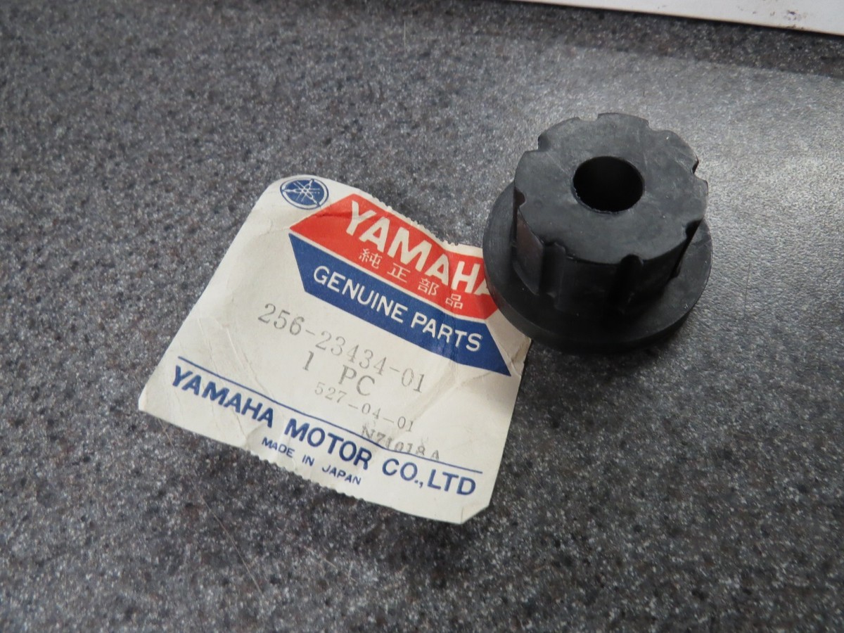 パーツ to NOS Yamaha 017354 Bushing Rubber TX650 XS1 XS2 XS360 XS400 XS650