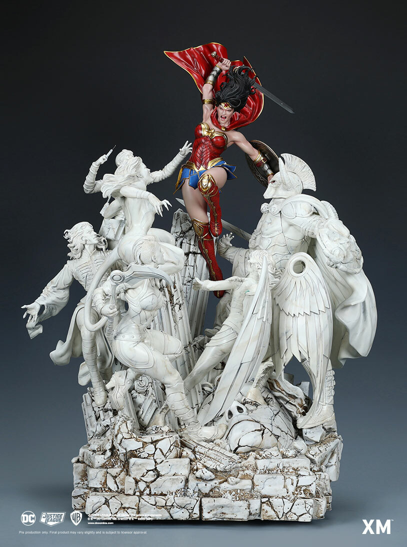 XM Studios Wonder Woman Courage David Finch (Marble Ver) Diorama