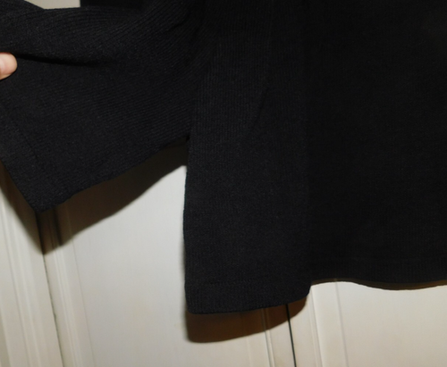 NICE PREOWNED ST JOHN BASICS BY MARIE GRAY WOMENS BLACK SHORTS SIZE 8 - Picture 2 of 3