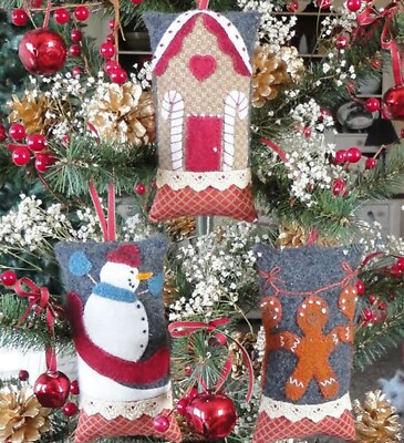 Primitive Wool Pattern HOLIDAY CELEBRATIONS 2 Christmas Tree Ornaments