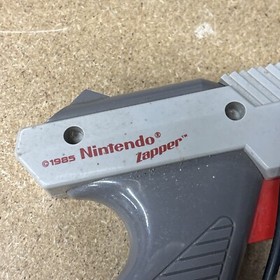 NINTENDO NES ZAPPER LIGHT GUN CONTROLLER OFFICIAL GRAY OEM NES-005