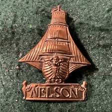 ROYAL NAVAL DIVISION NELSON BATTALION CAP BADGE. Gilded. Ce29