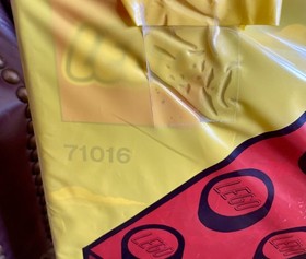 Lego The Simpsons Kwik-E-Mart 71016 SEALED/BRAND NEW WRAPPED BACK IN Jan 2017!!!