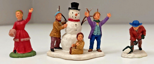 Lemax Laurel House 16243 Christmas Village W/ 5 Figurines - Picture 12 of 21