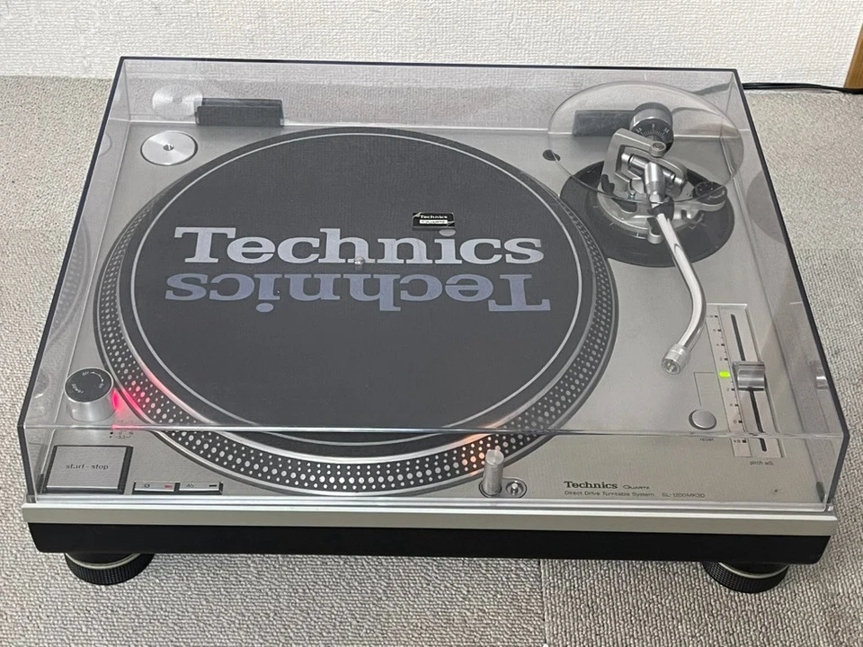 Technics SL-1200MK3D Plateado con Caja Original y Alfombrilla Deslizante Genuina Probada Funcionando Foto 2 de 4
