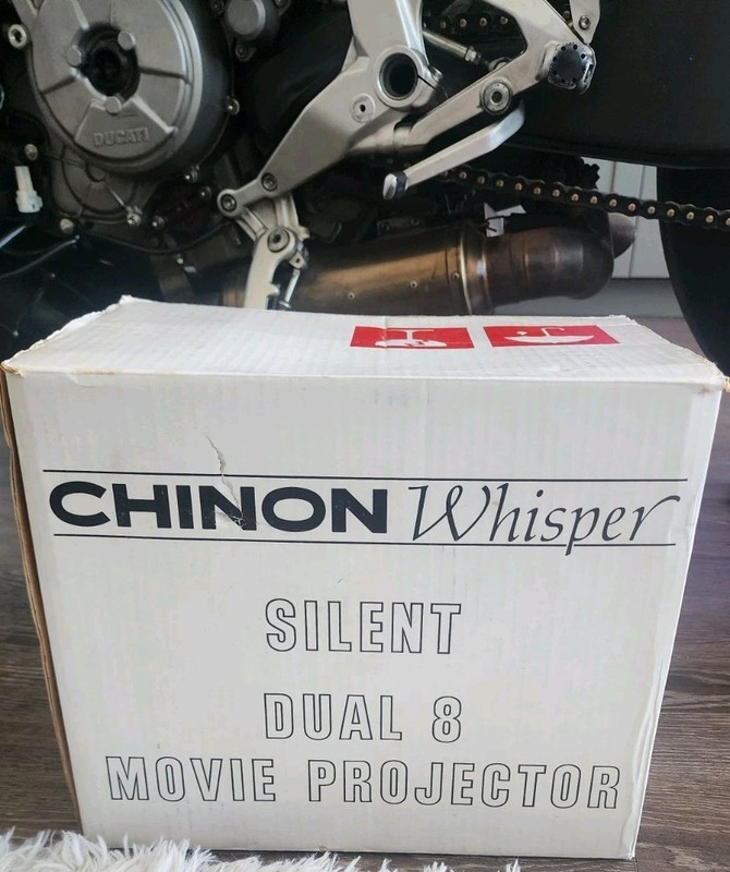 Chinon Whisper Dual 8 8mm Movie Projector Silent Portable Black 3100 Lumens