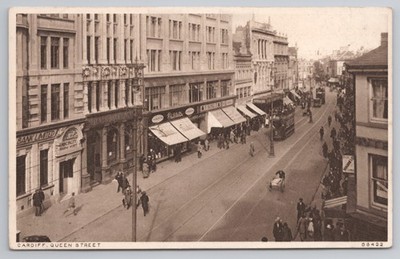 Cardiff Queen Street belebte Straßenbahn & Geschäft Szene Fotochrom Vintage Postkarte Wales