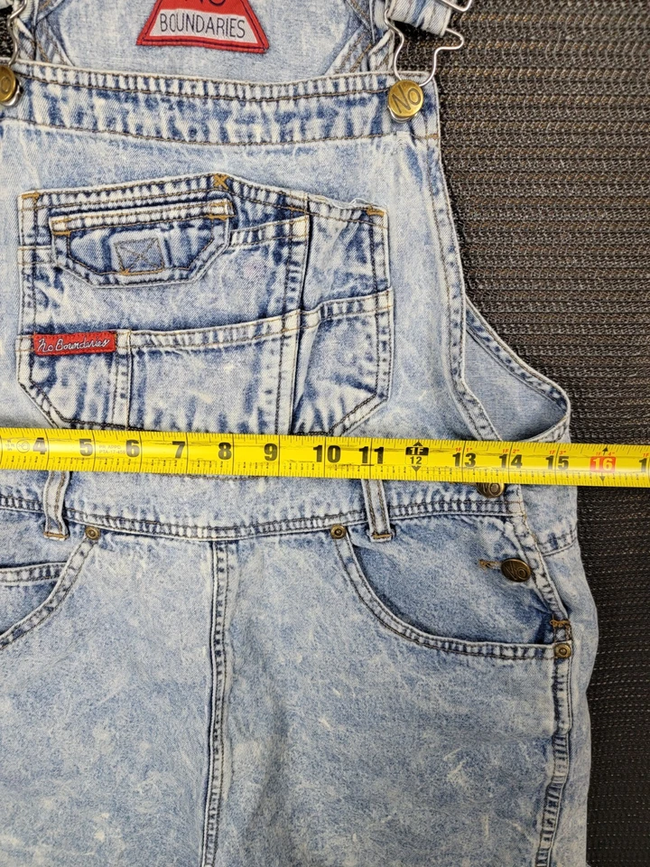 No Boundaries jean shorts denim overalls size medium acid wash cut off - Image 4 of 4