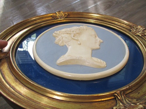 Jasperware Portrait Medallion cameo historical wall plaque round framed 12.25'' - Picture 3 of 8