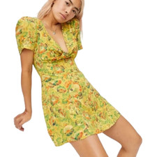 NWT URBAN OUTFITTERS Yellow Floral Bettie Twist-Front Mini Dress SIZE XS