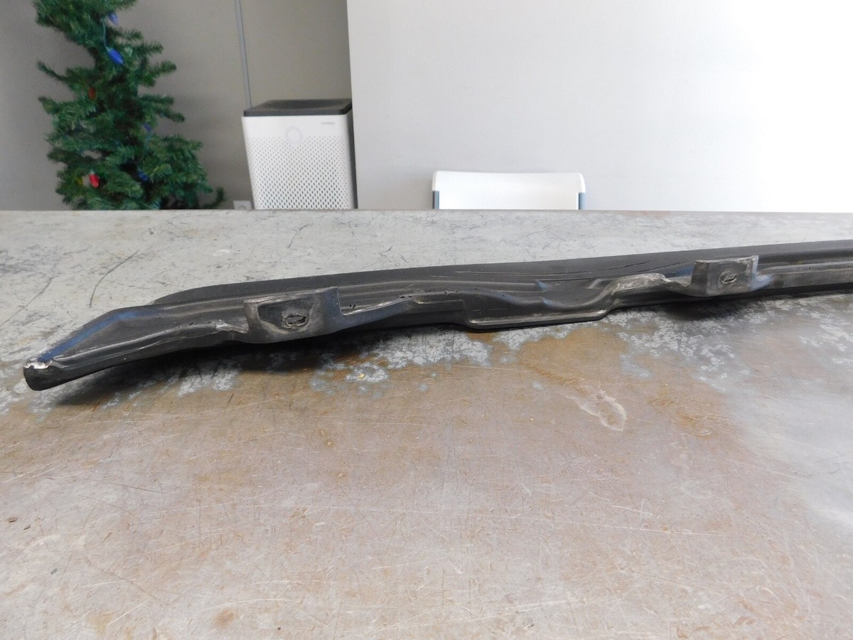 107 560SL 500SL 380SL 450SL 380SLC 450SLC FRONT BUMPER FILLER