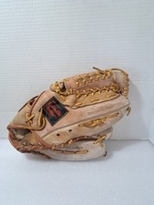 Louisville Slugger Cowhide Baseball / Softball Glove Fred Lynn LSG23 C3238