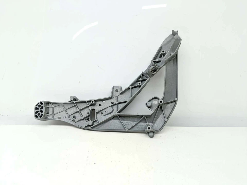14 BMW R1200GS Right Side Fairing Mount Bracket 46638523674 - Image 2 of 4