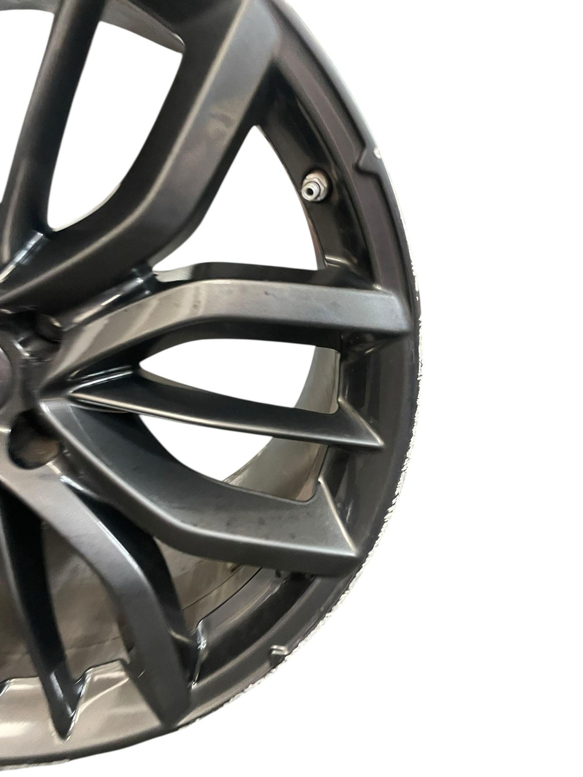 2017-2022 MASERATI LEVANTE 20X10.5 REAR 5 LUG WHEEL W SPOKE RIM 670112463