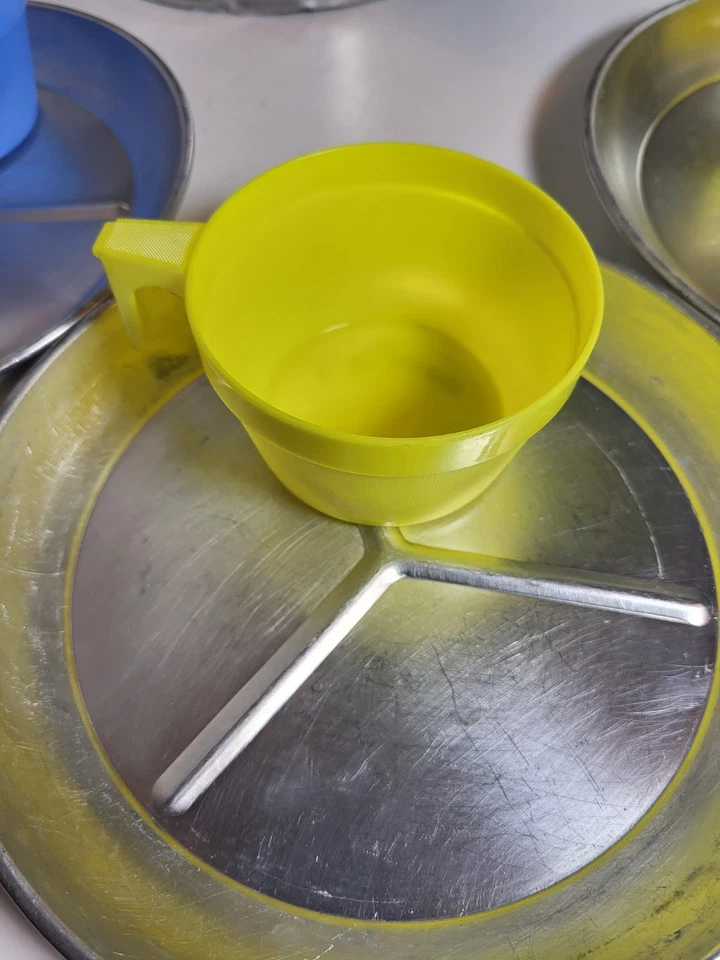 Vintage Undbranded Camp Cooking Set. Cookware, Plates Plastic Cups - Image 3 of 4