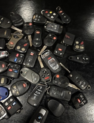 Key Fob Lot : Nissan , Buick , GM , Chrysler , Chevy , GM , Ford : Keyfob Lot - Picture 5 of 6