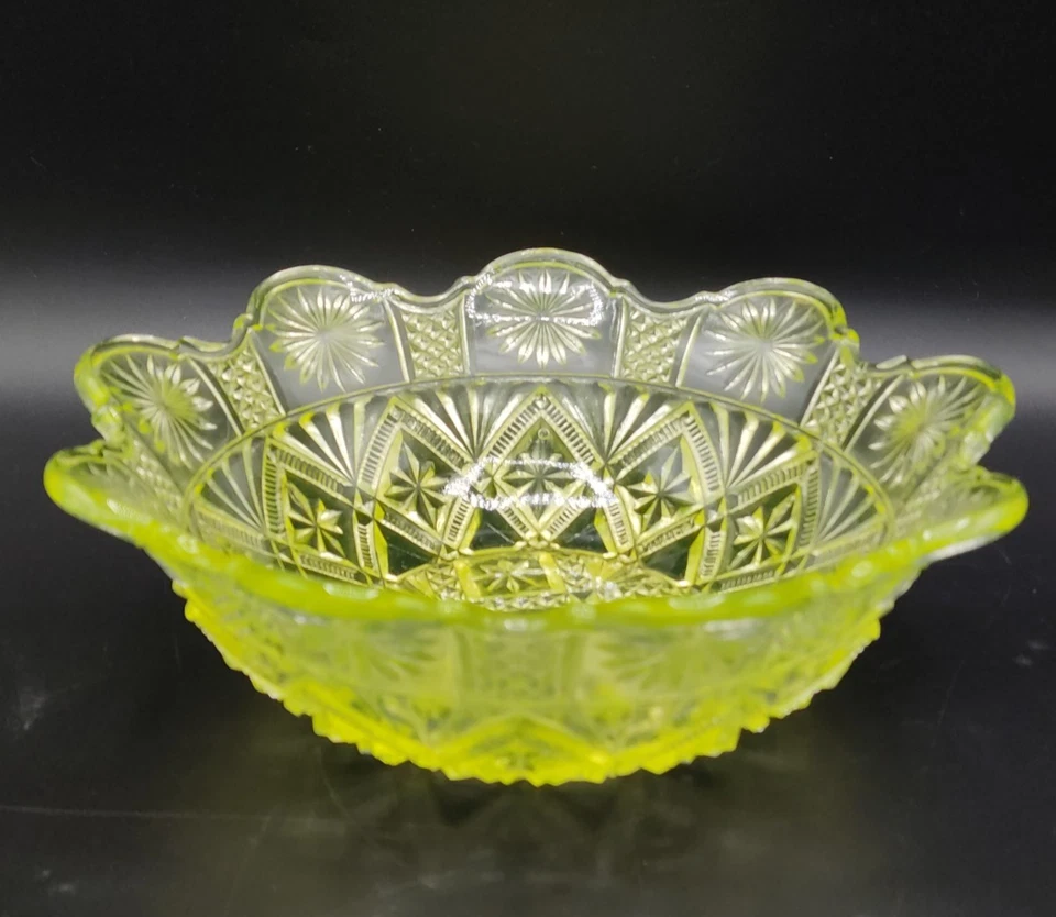 Ouraline ancien saladier en verre pressé moulé décor étoiles - Photo 4/4