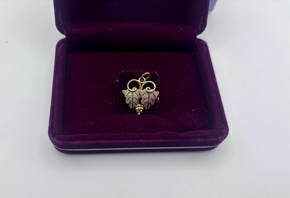 SBHG Black Hills Gold 12K Tri-Color gold(yellow, green, rose) Grape Leaf Pendant - Image 4 of 4