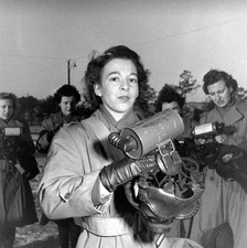 WW2 Photo WWII Female US Marine with Gas Mask  MCWR 1944 USMC World War Two/1466