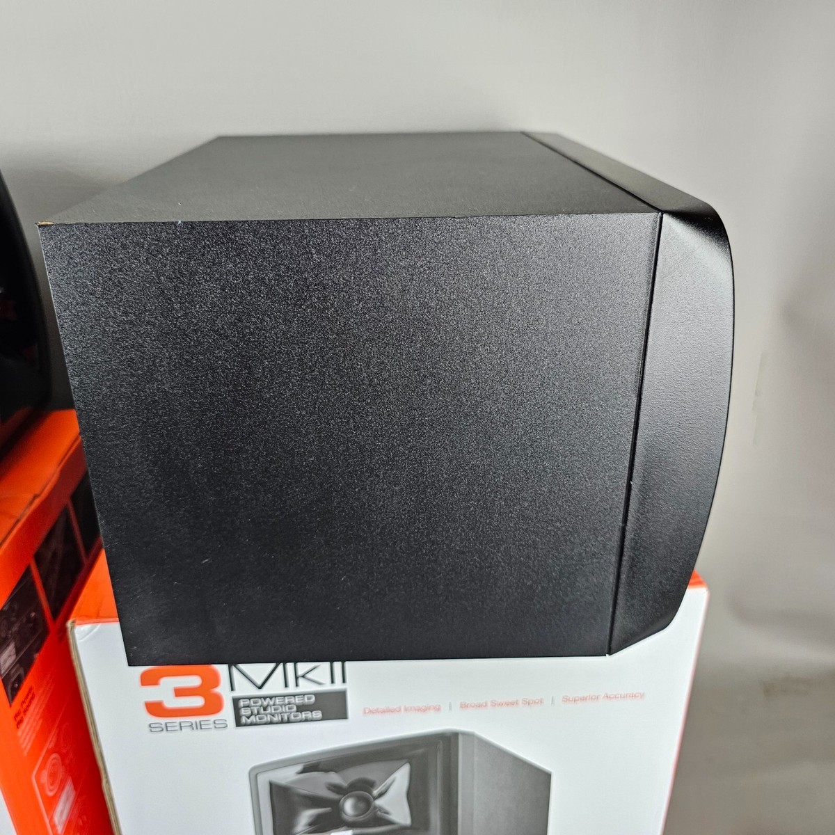 JBL 305P MKII Pair Black 5” Two Way Studio Monitors Only JBL 305P MKII Pair Black 5” Two Way Studio Monitors Only