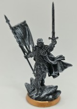 D D Knight Mini - 3D Resin Printed - 32mm Scale Miniature - Primed Highlighted