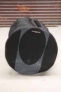 Road Runner 18x22 Padded Bass Drum Bag