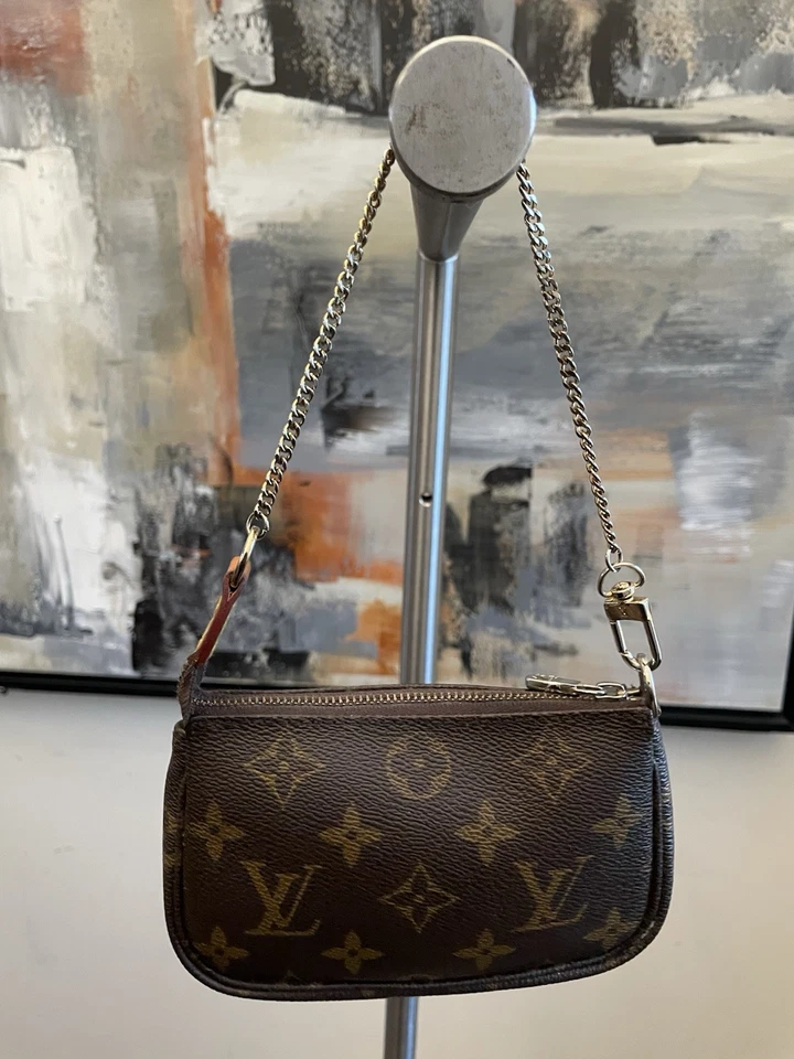 Louis Vuitton LV Mini Pochette Accessoires Pouch AR1009 - Image 4 of 4