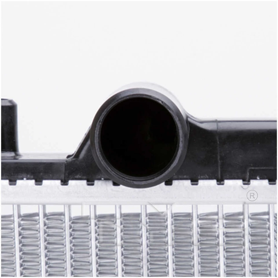 Radiador para Mitsubishi Montero 2001-2002 3,5 L V6 TYC 2468 Radiador Foto 3 de 4