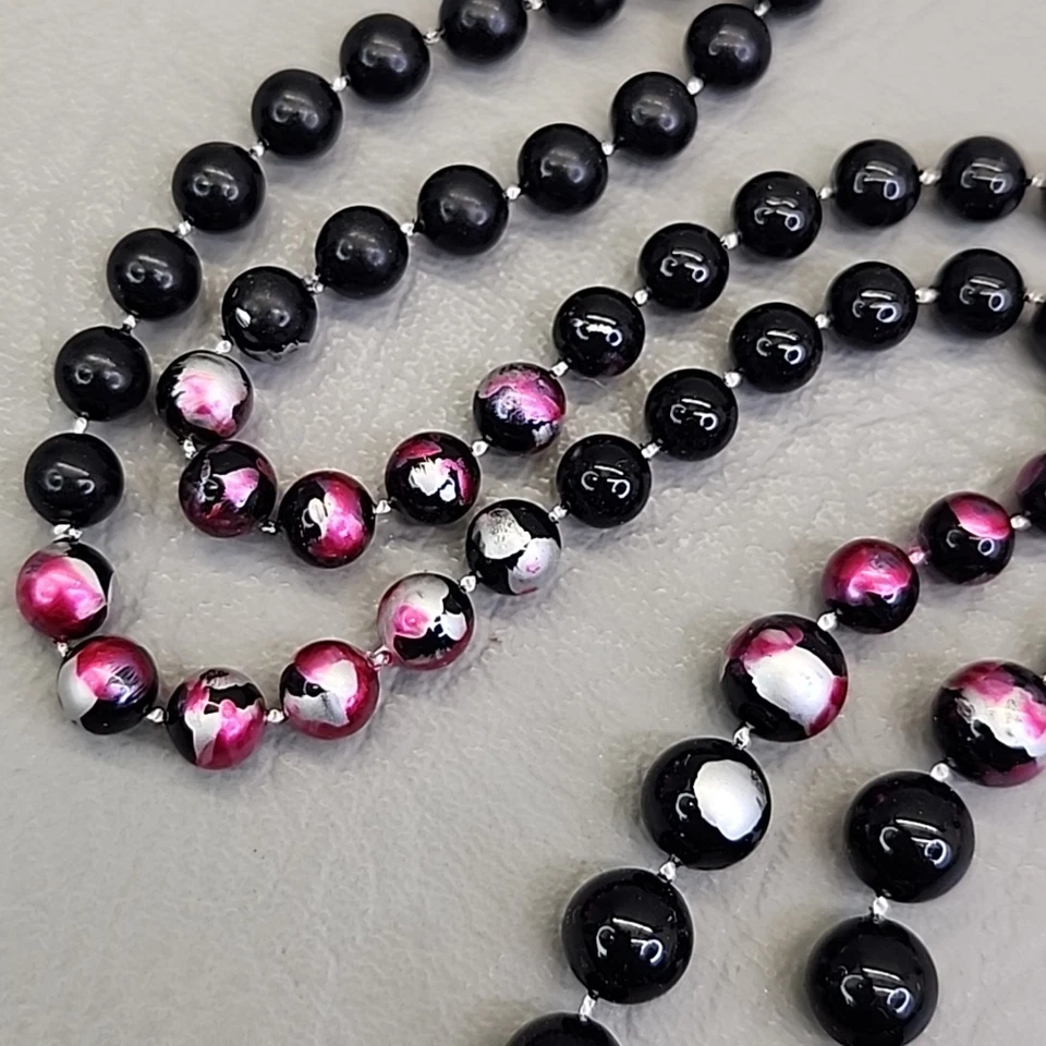 Beaded Necklace Bangle Pierced Earrings Set Black Hot Pink Plastic 28" - Image 3 of 4