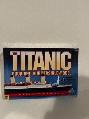 Titanic submersible model and book 1999 by Santini and Hughes NEW Open Box