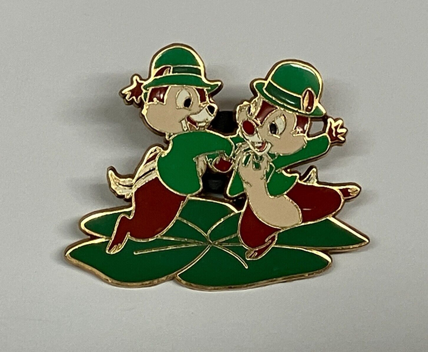 WDW 2006 Disney CHIP N DALE Shamrock St. Patrick's Day Pin