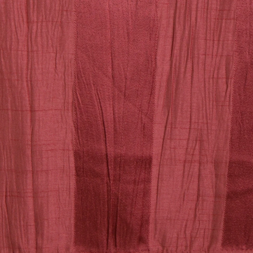 Dos (2) paneles de cortina de ventana de jacquard triturado borgoña: diseño a rayas, ojales Foto 2 de 2