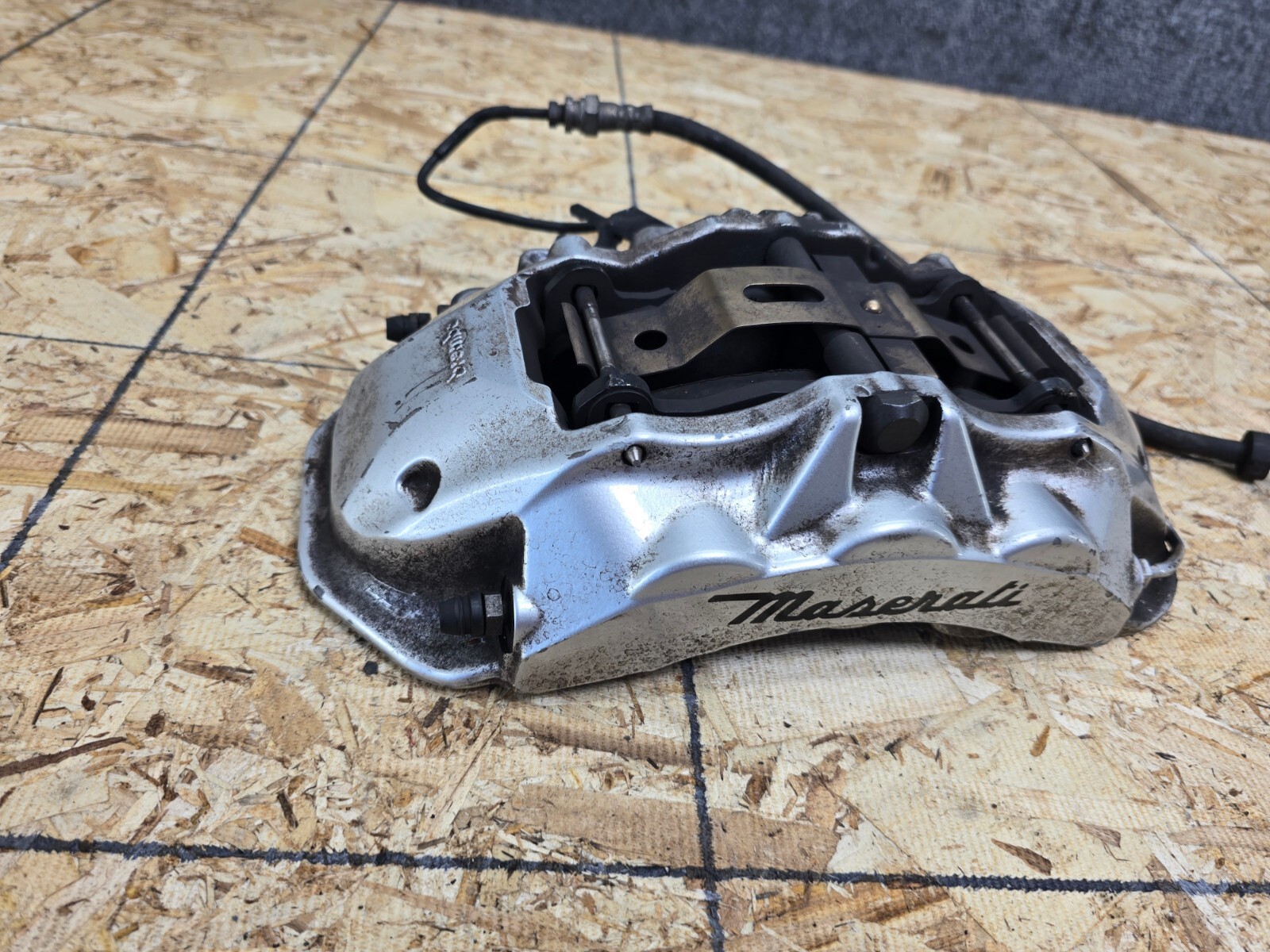 FRONT RIGHT BRAKE CALIPER BREMBO ASSEMBLY OEM 40K 14-19 MASERATI GHIBLI S