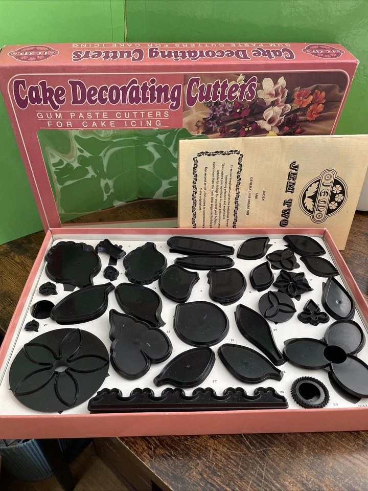 Jem Cake Decorating Cutters For Gum Paste Flowers And Leafs - Image 4 of 4