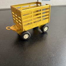 VINTAGE Tonka Farm Tractor Wagon 55321 Yellow Trailer 4" stake sides