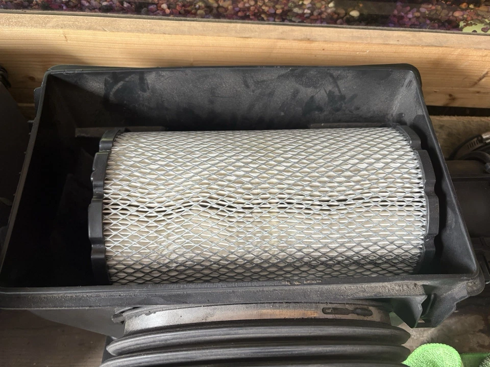 2009 FORD ESCAPE MERCURY MARINER 3.0L Air Intake Cleaner Filter Housing Box OEM - Image 2 of 4