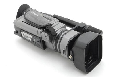 Sony DCR-VX2100 Digital HandyCam recorder 2.5 inch monitor