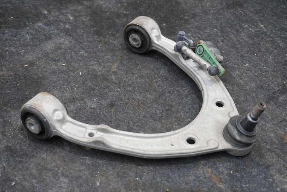 Передний левый или правый верхний рычаг управления 95834105100 Porsche Cayenne 958 2011-18 - Изображение 4 из 4